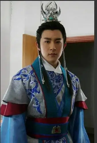 之前演的古装,在《封神英雄榜》里演伯邑考