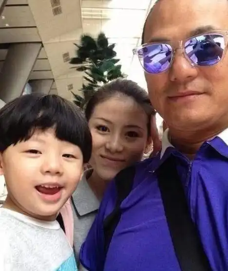 张也的现任丈夫是关锦鹏.