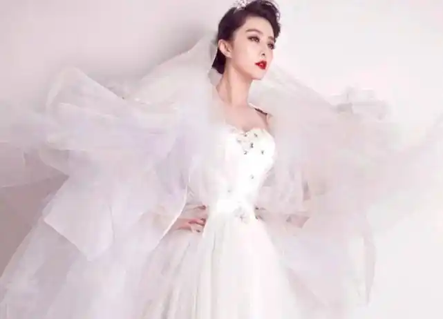 范冰冰当年婚纱照曝光五官绝美到落泪一生真爱难求太可惜