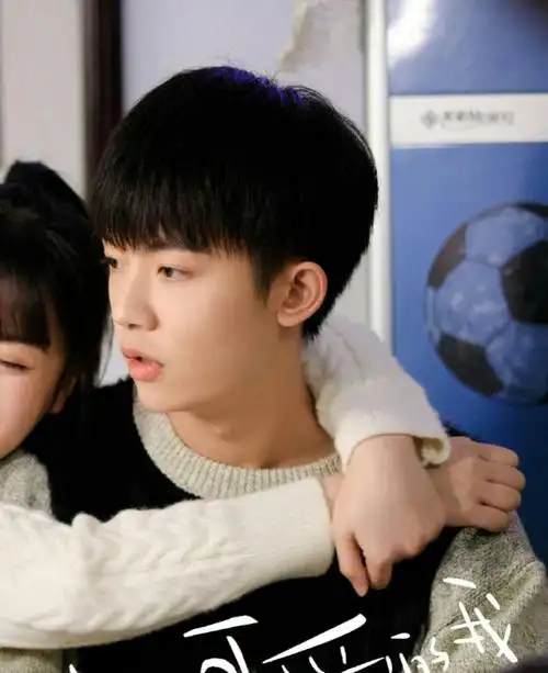 天舞纪女主吴佳怡和如此可爱的我们男主李明德真的好像啊