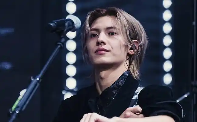 分享韩国摇滚男歌手李周演美图合集(3)