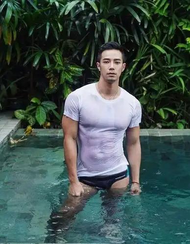 杜蕾斯新晋男模,性感尺寸让网友们沸腾了!