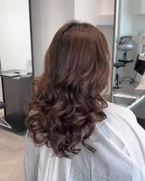 女人不论年龄大小,留长发一定试试半头烫,自然时尚显气质|发型|烫发