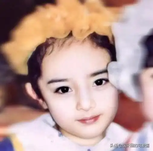 杨幂的童年女神杨幂的童年照片来袭