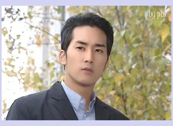 不过可惜的是,他在剧中碰到了同样帅气的元彬,所以宋承宪的光芒被他分