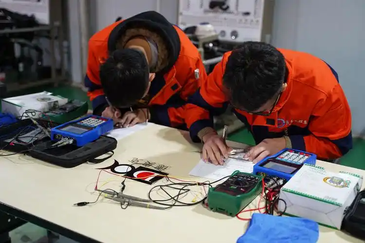 技能成才,匠心筑梦——贵州电子信息职业技术学院举办第十六届师生