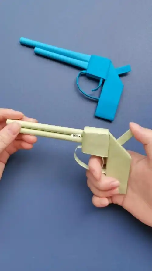 超好玩的手枪折纸玩具#我的手工日常  #折纸教程  #小手枪折纸  #折纸
