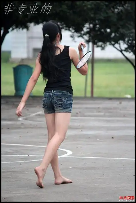 喜欢光脚走路的孩子长大后不一定是大脚板好处多多你难以想象