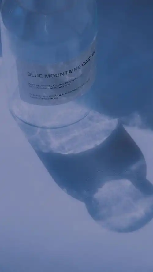 求雾霾蓝色的令人沉静的手机壁纸