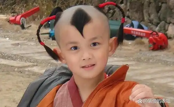 虽然导演本来的意向是想找一些高年级的学生,但是小吴磊还是勇敢地问