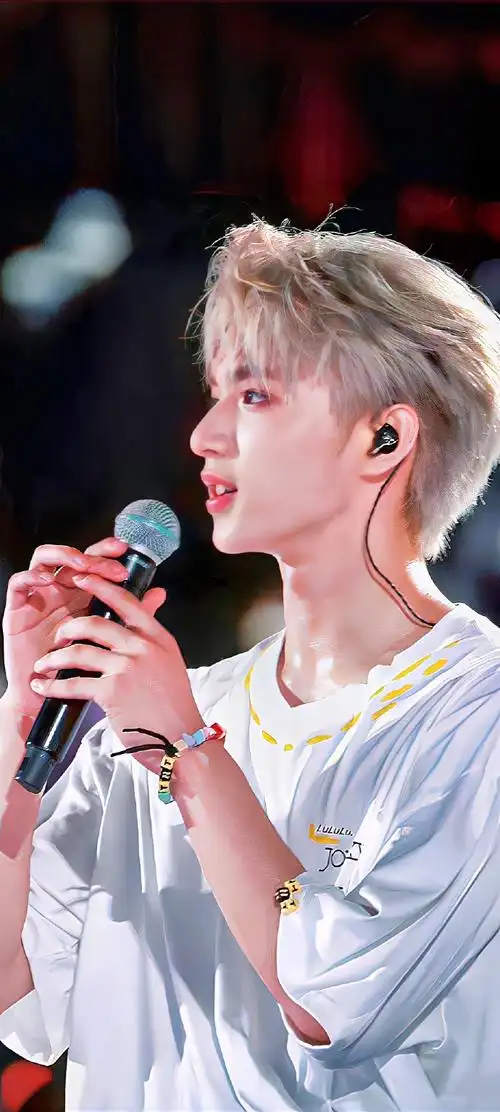 刘耀文壁纸更新😍