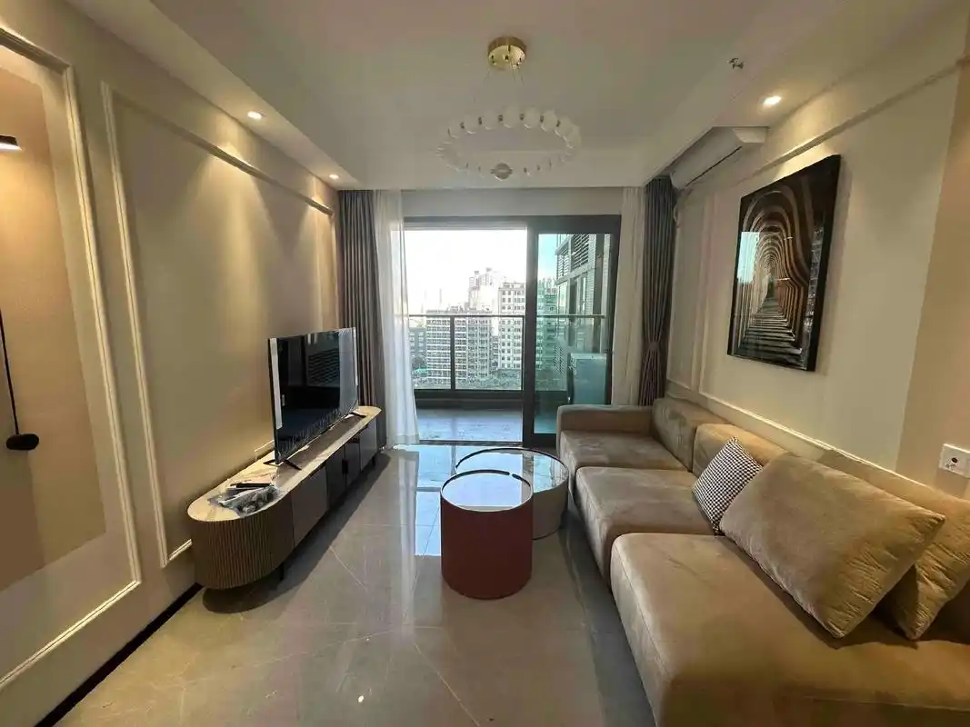 壹城中心二区三房全新出租.