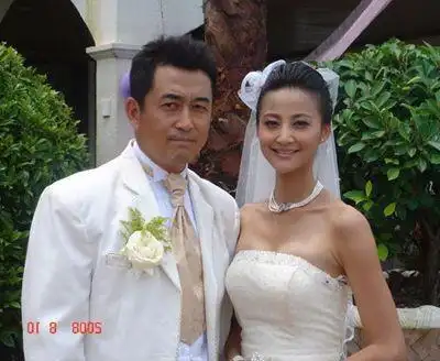 演员李建群的丈夫是谁 李建群老公陈家林个人资料简介照片 / 比乐族