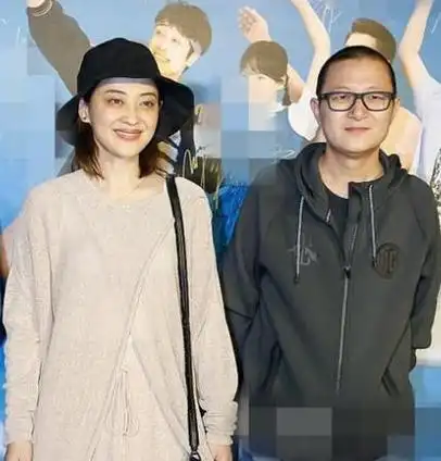 于是在仅有的闲暇时间,梅婷就会和曾剑一起聊天.