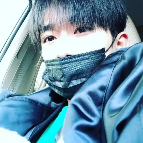tfboys盘点180103易烊千玺ins更新汇总发现大佬背后的有趣灵魂