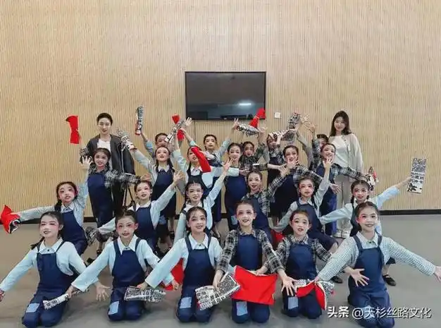 西安铁一中多校区闪耀艺术节斩获一等奖34项佳绩斐然