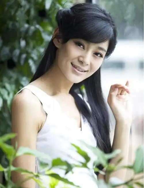 回顾演员王媛可倒追嫁同行恩爱11年两个儿子取名一模一样