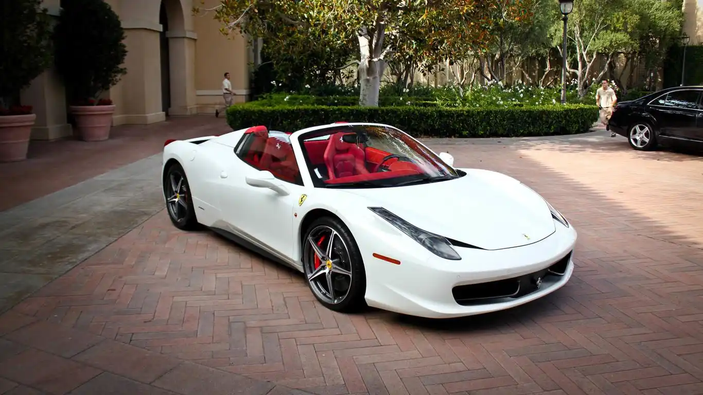 那些造型别致帅气拉风的豪车们高清大图预览1366x768_汽车壁纸下载_美