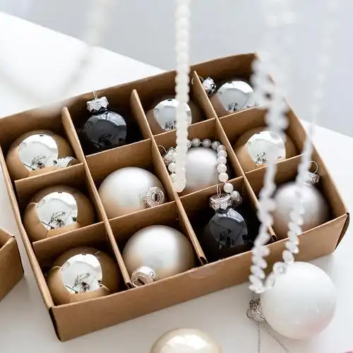 跨境新品6cm玻璃圣诞球高级质感色系玻璃盒装球银色金色玻璃球