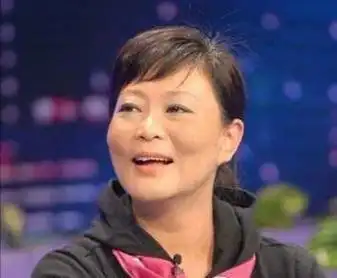 "小品女王"杨蕾:曾比宋丹丹还火,被侯耀文前妻抢爱,现状咋样