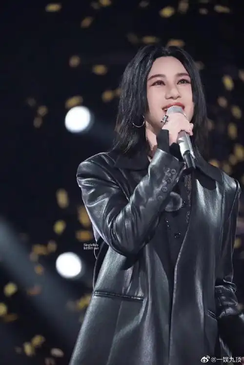 尚雯婕是在录闪光的秋天吗