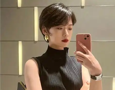 宝子们,大家好,我是生活爱美指南,今天来说说女性发型.