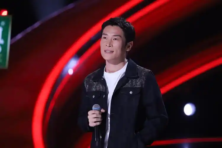 在上周的金典《2020中国好声音》中,一位缘牵四位导师的选手