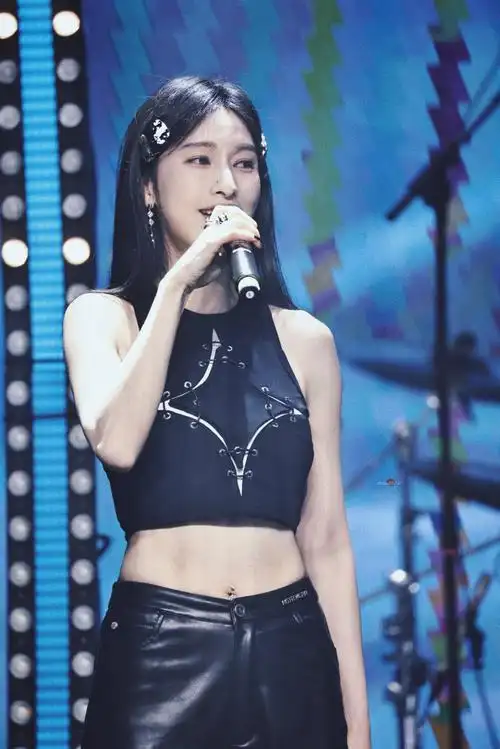 #张俪livehouse四首连唱##张俪是张蔷livehouse嘉宾#