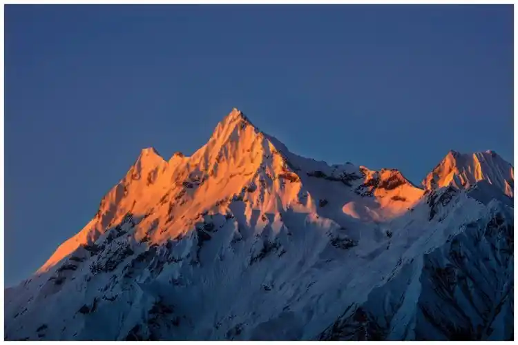 南迦巴瓦对面的多雄拉山也很漂亮