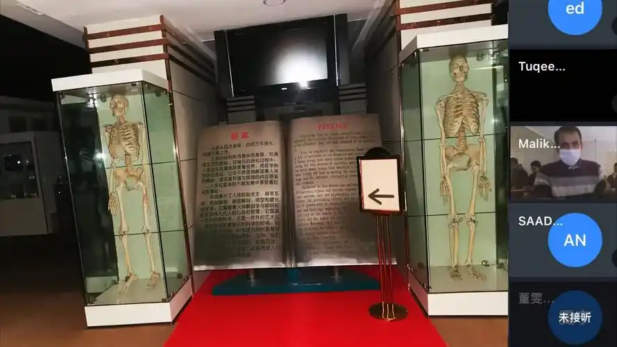 医学院北校区与南校区,向学生们展示教学楼,宿舍,餐厅,实验室,人体