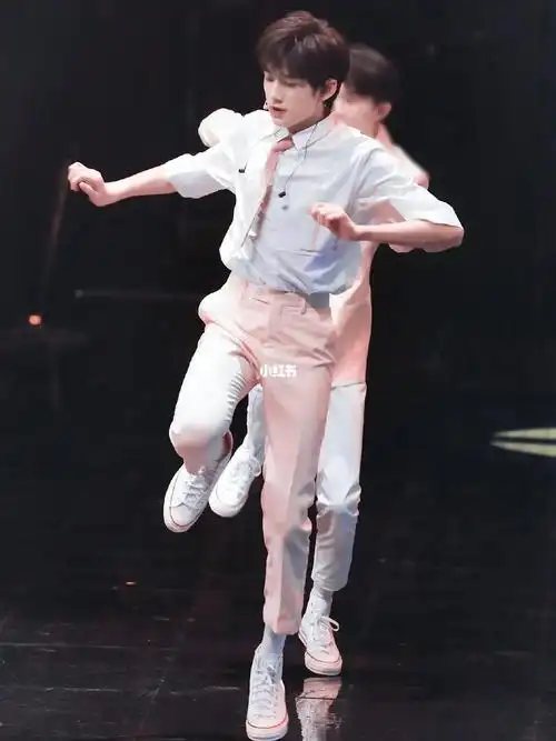 宋亚轩的宝藏之腰腹肌篇