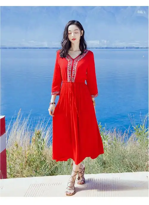 木清清2020夏季红色刺绣名族风度假沙滩裙超仙显瘦大码泰国连衣裙长裙