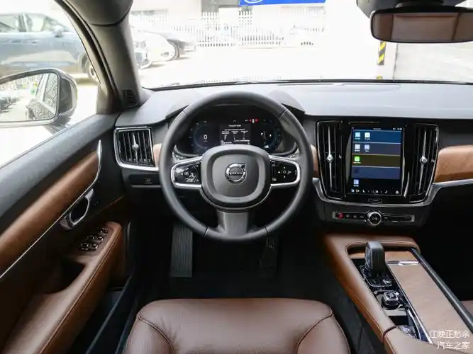 沃尔沃xc60另一款车型s90,以其稳重耐看的外观和简约奢华的内饰设计