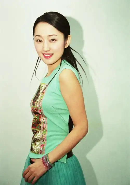杨钰莹一组十七年前青涩旧照,29岁却嫩得像个18岁小姑娘