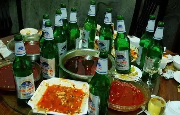 一瓶啤酒多少毫升 啤酒一瓶一般多少毫升_品学知识网