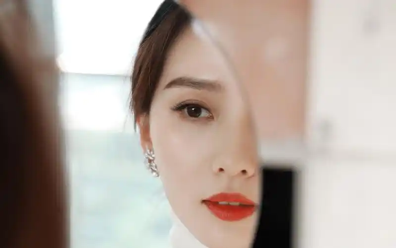 刘诗诗精致优雅写真桌面壁纸