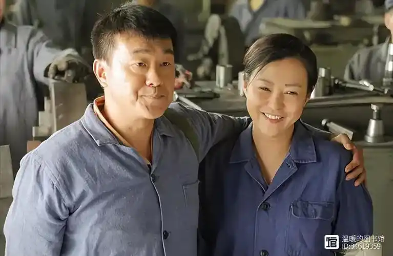 郝蕾:不贪名利,只贪爱,一波三折仍自在,与一双儿子生活很幸福