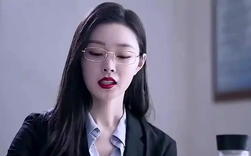 穿制服的宋轶真是又欲又纯啊