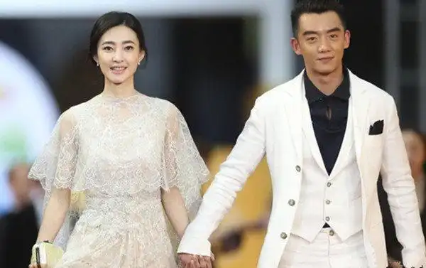 王丽坤后悔不?郑恺当年主动追求却婉拒,如今遇人不淑处境尴尬