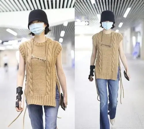 早秋穿什么?万茜有心得,格纹西装配白裤子帅气,针织背心很时髦