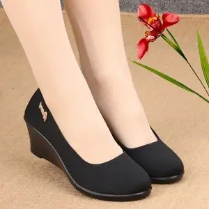 新款老北京布鞋ol优雅圆头黑色高跟坡跟防水台工作职业工装单鞋女