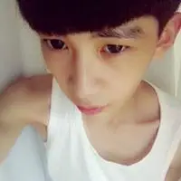 用手机自拍的非主流可爱帅哥头像图片大全717岁的年龄