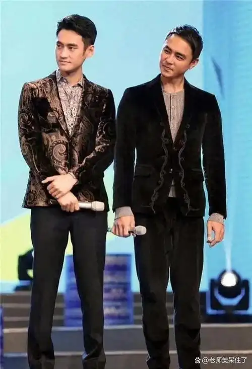 明道喜得爱女!袁弘发文恭喜:两家人合影全家福里又要多一个人咯