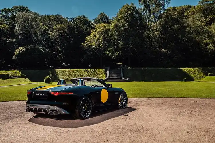 路虎捷豹ftype敞篷版改装案例墨绿黄宽体套件