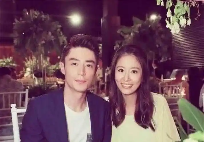 林心如霍建华女儿正脸照流出,呆萌可爱神似妈妈._照片_孩子_明星