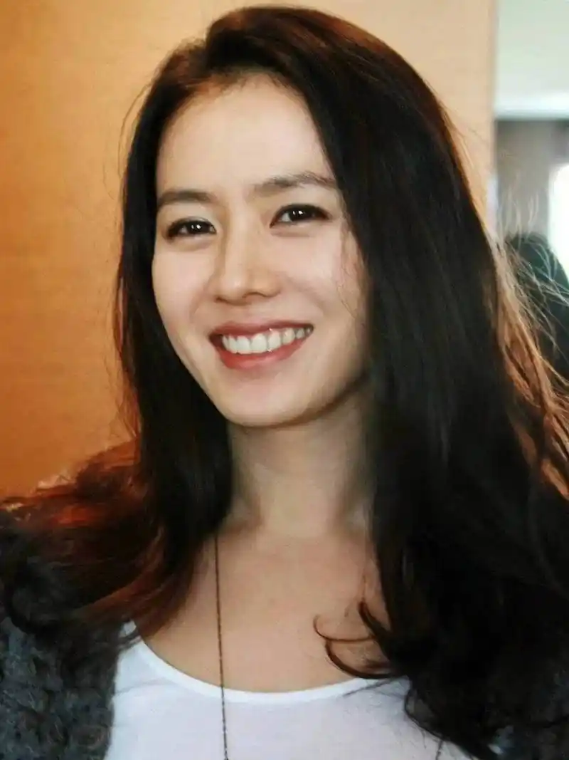 每个人的手机相册里都应该有几张孙艺珍的照片 676767#孙艺珍