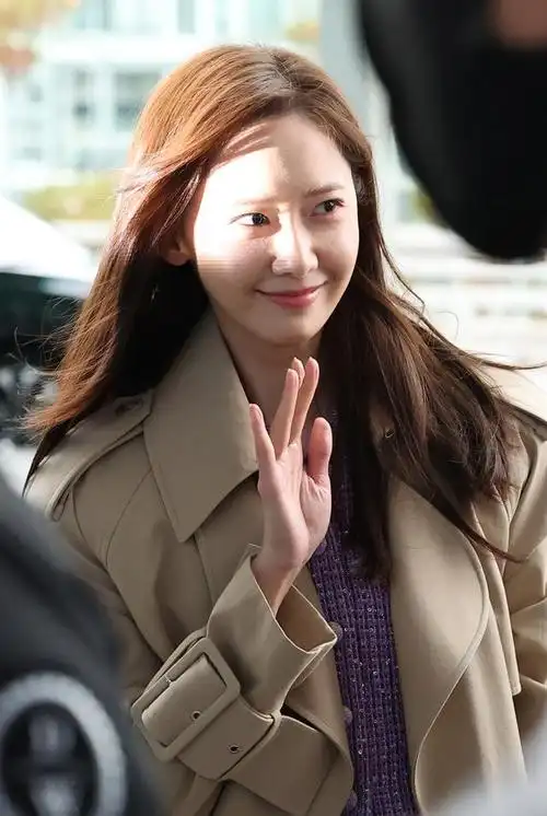 一度令鹿晗痴迷的韩国"第一美女"林允儿,是不是"自然"美女?