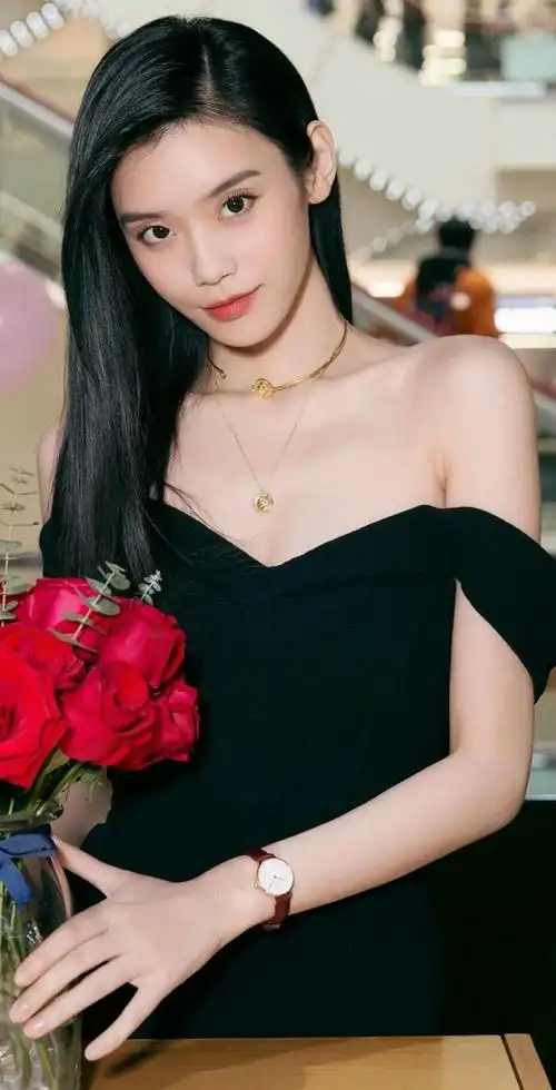 奚梦瑶高清写真美照图皮肤白皙身姿曼妙