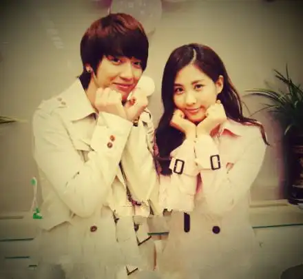 【图】徐贤郑容和绯闻图片流出 一对纯情浪漫的小恋人