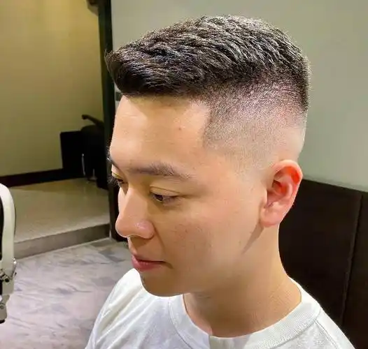 原创40岁男人别只会剪平头这几款发型才是最该剪的时尚又帅气